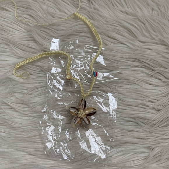 Shell Necklace - Picture 3 of 5